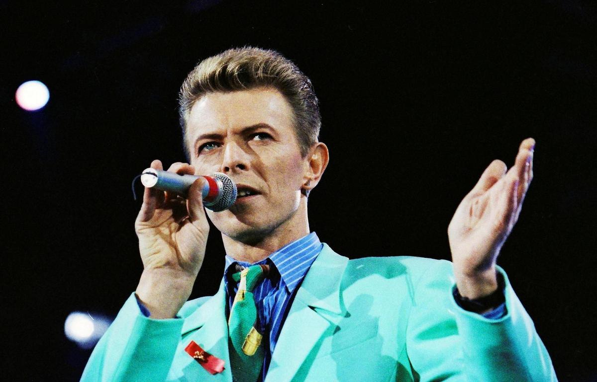 Warner adquiere todas las canciones de David Bowie por 250 millones de dólares