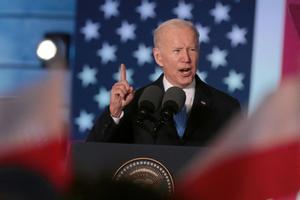 Biden pide a Occidente "armarse de valor" para una guerra larga en Ucrania