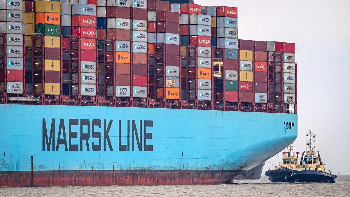04 February 2022, Bremen, Bremerhaven: The Mumbai Maersk container ship arrives at Bremerhaven port. The ship was freed after it ran aground near the North Sea island of Wangerooge. Photo: Sina Schuldt/dpa