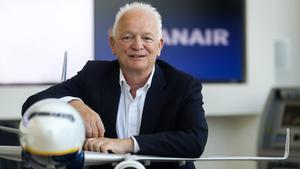 Ryanair firma con los pilotos la congelación salarial este año y alzas para los próximos tres
