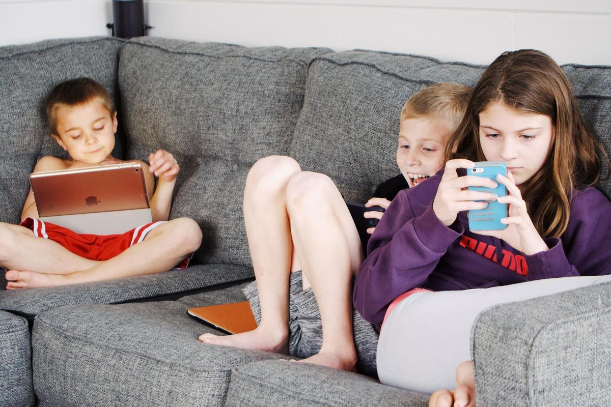 Menú digital de nuestros hijos en verano: cómo pueden pasar menos tiempo delante de las pantallas