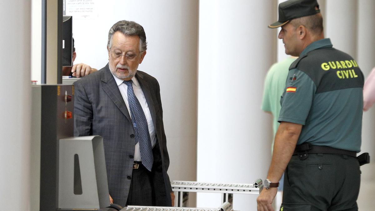 Abren juicio oral contra Alfonso Grau por malversación y cohecho en las elecciones municipales de 2007 y 2011