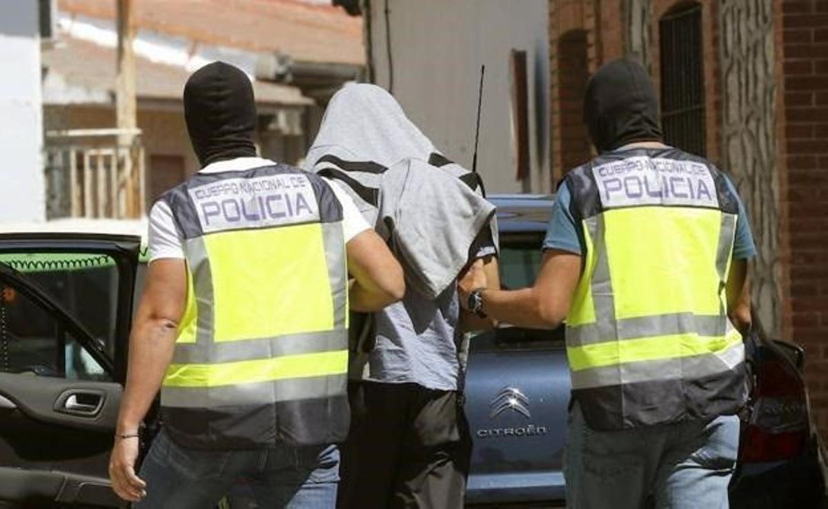 La Policía libera en Valladolid a una víctima de trata seducida por el que después fue su explotador