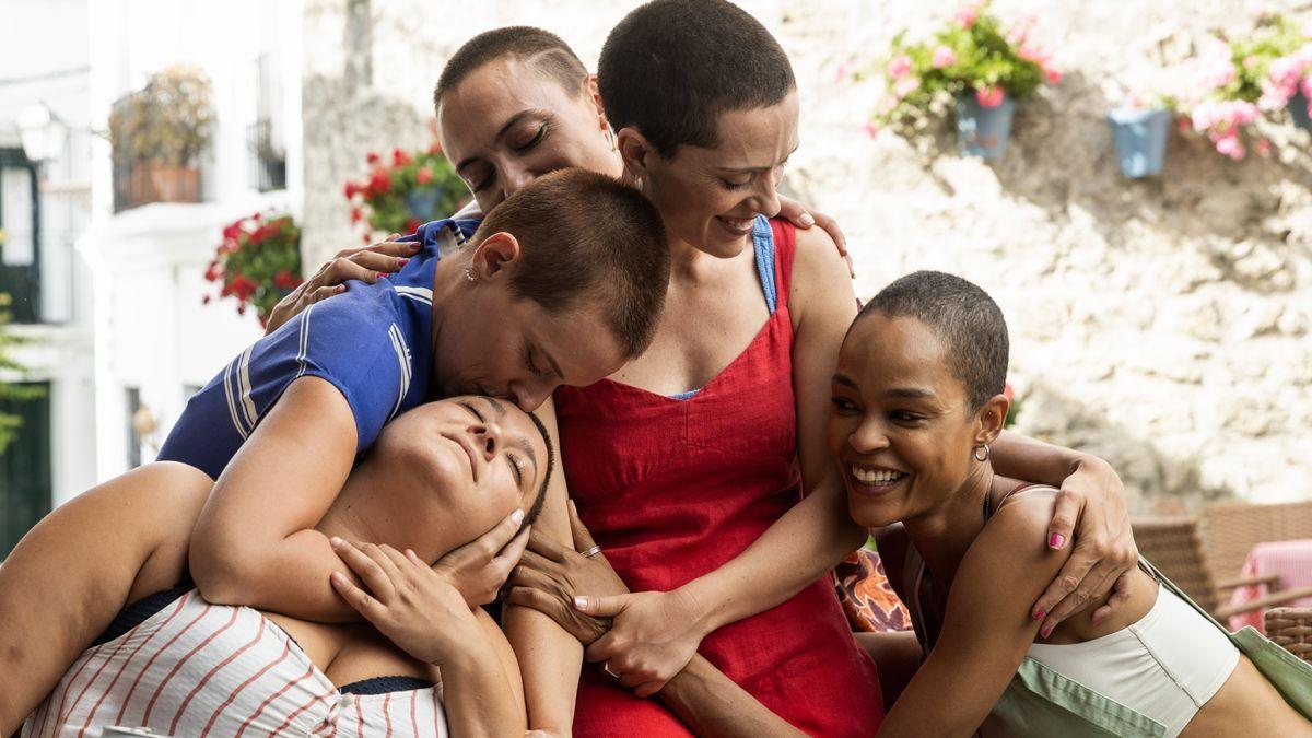Netflix pone fecha al estreno de 'Las de la última fila', la serie de Daniel Sánchez Arévalo