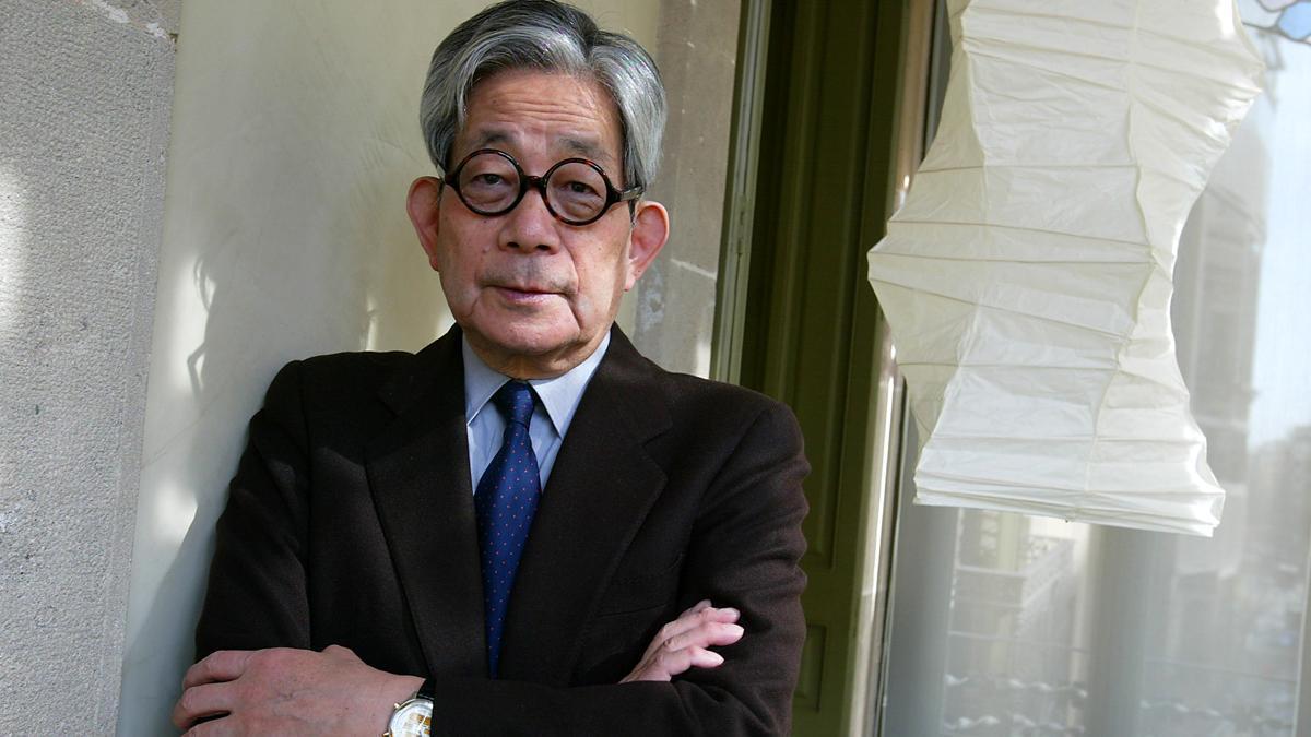 El Premio Nobel de literatura japonés Kenzaburo Oe.