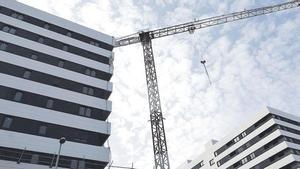 El Ayuntamiento de Madrid activa un nuevo contrato para construir pisos junto a fondos de inversión.