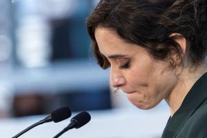 La presidenta de la Comunidad de Madrid, Isabel Díaz Ayuso, durante su intervención este lunes en la inauguración de la nueva Biblioteca Princesa Leonor de Boadilla del Monte.