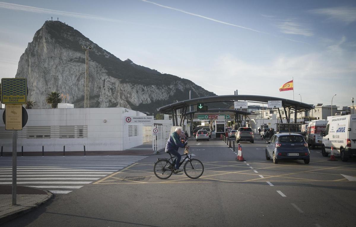 Frontera entre La Línea de la Concepción y Gibraltar el 31 de enero de 2020.