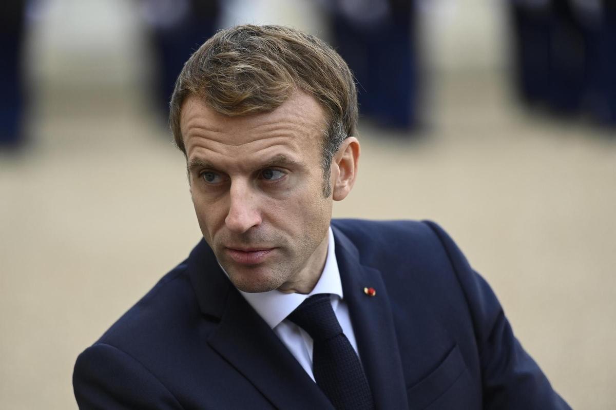 Macron recibe la tercera dosis de la vacuna contra la covid-19