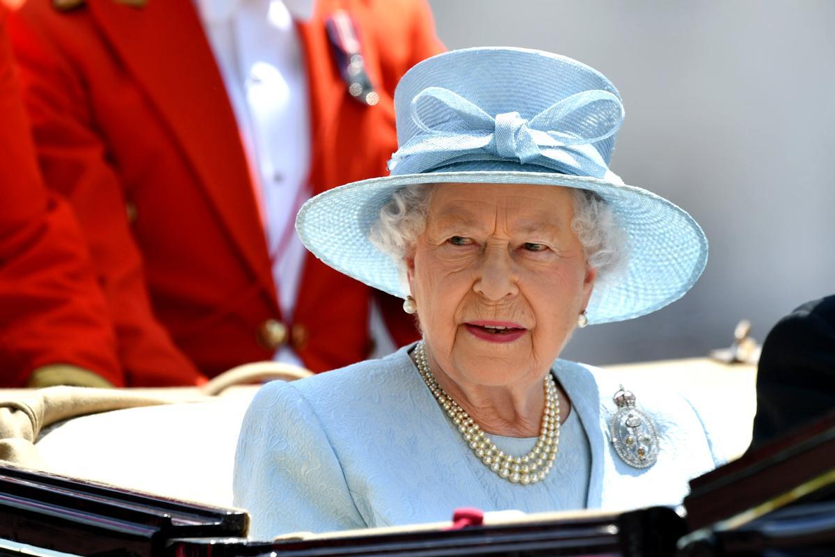 Infidelidades, supuestos abusos sexuales, la muerte de Lady Di… La reina Isabel a través de su familia