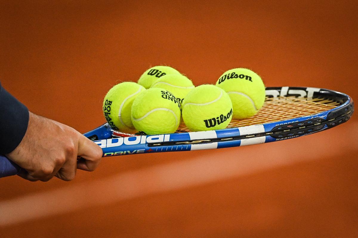 Varias bolas de las que se están usando en Roland Garros.