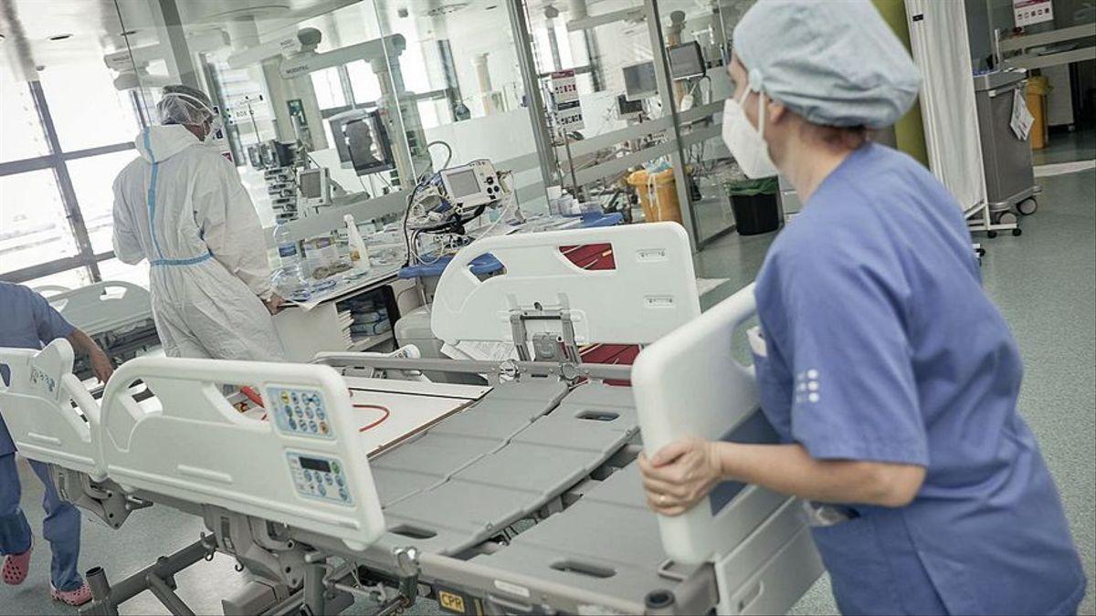 Casi la mitad de las enfermeras ha pensado en abandonar su profesión por el covid-19 Casi la mitad de las enfermeras ha pensado en abandonar su profesión por el covid-19