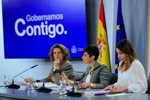 Rueda de prensa de este martes tras el Consejo de Ministros: Isabel Rodríguez, Teresa Ribera e Irene Montero.
