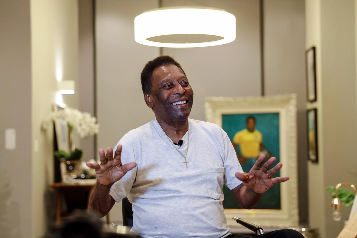 Fotografía de archivo, tomada en noviembre de 2019, en la que se registró al legendario exfutbolista brasileño Edson Arantes do Nascimento ’Pelé’, durante una entrevista con EFE, en la ciudad de Santos (Brasil). EFE/Sebastiao Moreira Fotografía de archivo, tomada en noviembre de 2019, en la que se registró al legendario exfutbolista brasileño Edson Arantes do Nascimento ’Pelé’, durante una entrevista con EFE, en la ciudad de Santos (Brasil). EFE/Sebastiao Moreira