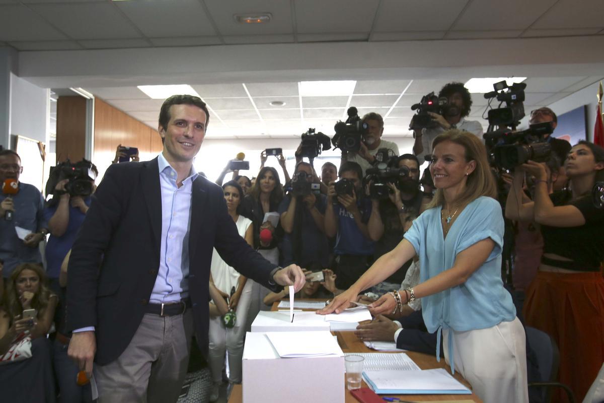 Pablo Casado vota en las primarias de 2018 del PP, en una imagen de archivo.