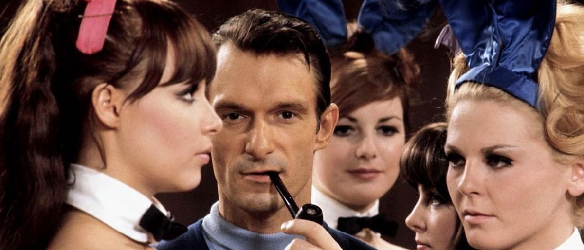 Hugh Hefner, rodeado de ’conejitas’. Hugh Hefner, rodeado de ’conejitas’.