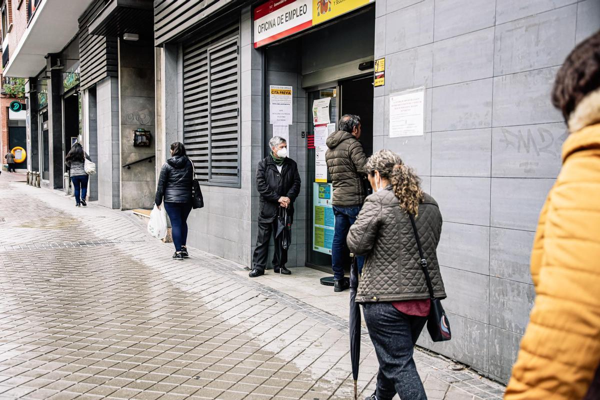 España supera los 20 millones de ocupados por primera vez y uno de cada dos nuevos contratos es indefinido