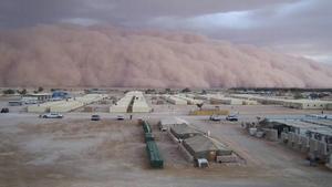 Megatormenta de arena en Irak: el cambio climático obliga a hospitalizar a cientos de personas