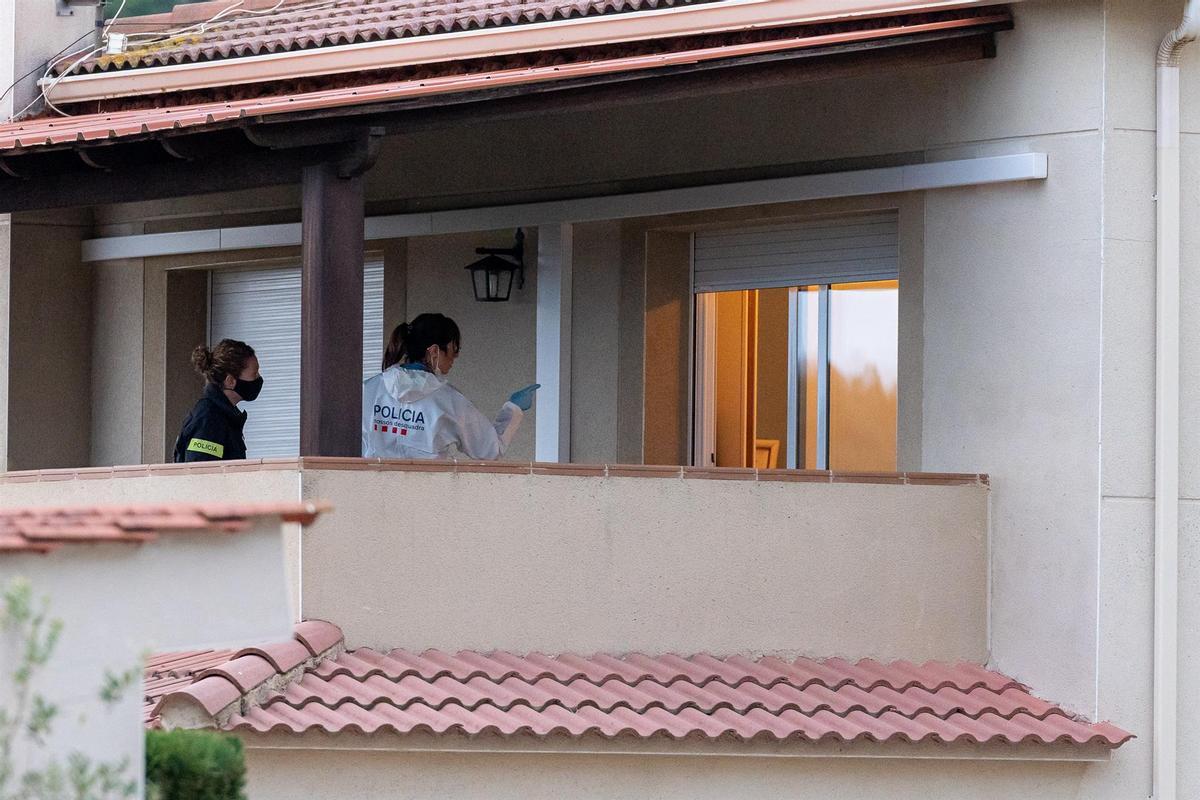Natalia, de 53 años, ha sido asesinada por su marido en Lloret de Mar. El hombre también ha matado a la hija de ambos, de 18 años, y después se ha suicidado. Natalia, de 53 años, ha sido asesinada por su marido en Lloret de Mar. El hombre también ha matado a la hija de ambos, de 18 años, y después se ha suicidado.