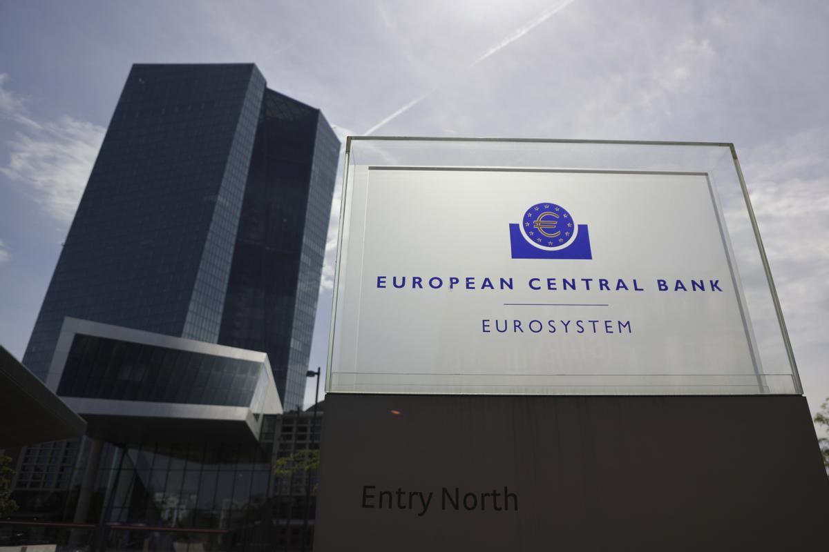 El Congreso acuerda pedir al BCE su opinión sobre el 'impuesto' a la banca