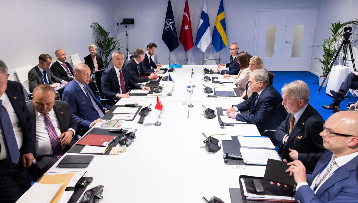 Madrid, 28 de junio de 2022.- El secretario general de la OTAN, Jens Stoltenberg, reunido con el presidente turco Tayyip Erdogan, la primera ministra sueca Magdalena Andersson y el presidente finlandés Sauli Niinisto, durante una reunión para desbloquear el acceso de Finlandia y Suecia a la OTAN. Madrid, 28 de junio de 2022.- El secretario general de la OTAN, Jens Stoltenberg, reunido con el presidente turco Tayyip Erdogan, la primera ministra sueca Magdalena Andersson y el presidente finlandés Sauli Niinisto, durante una reunión para desbloquear el acceso de Finlandia y Suecia a la OTAN.