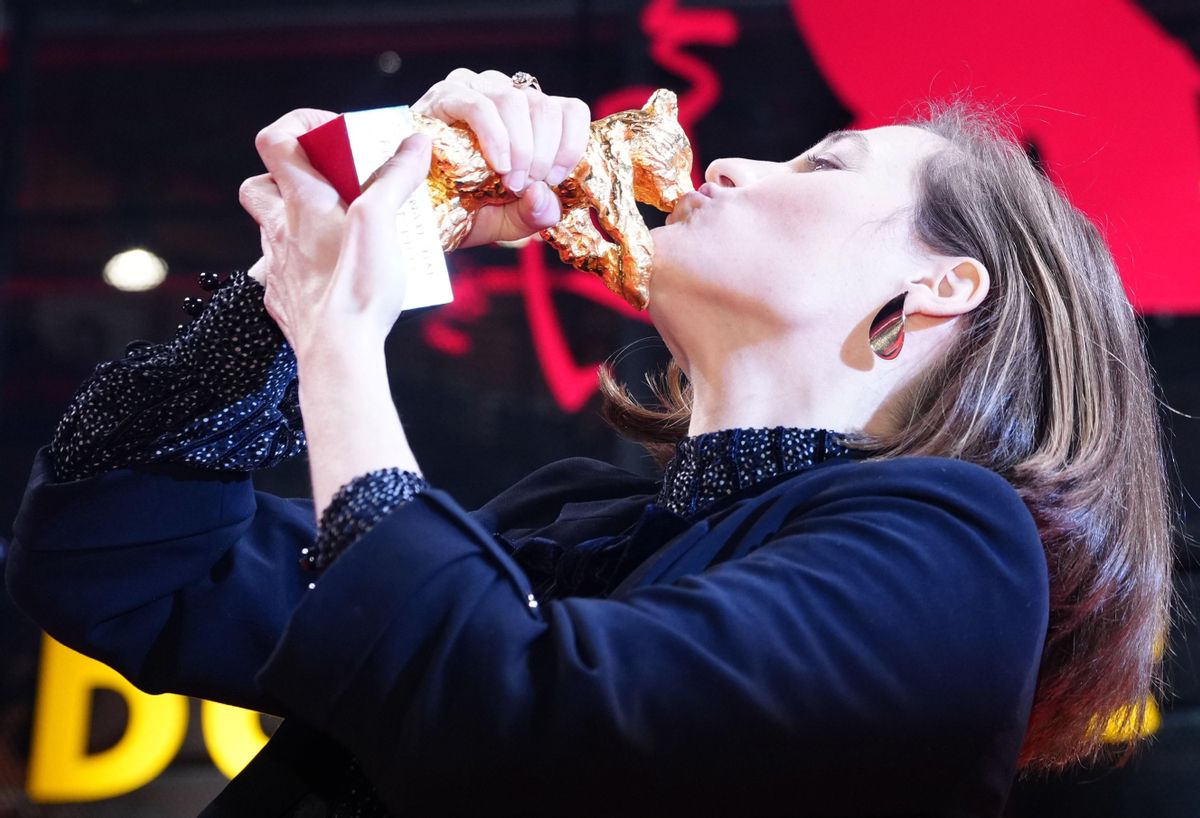 Carla Simón, directora de ’Alcarràs’, tras conquistar el Oso de Oro en el Festival de Berlín. Carla Simón, directora de ’Alcarràs’, tras conquistar el Oso de Oro en el Festival de Berlín.