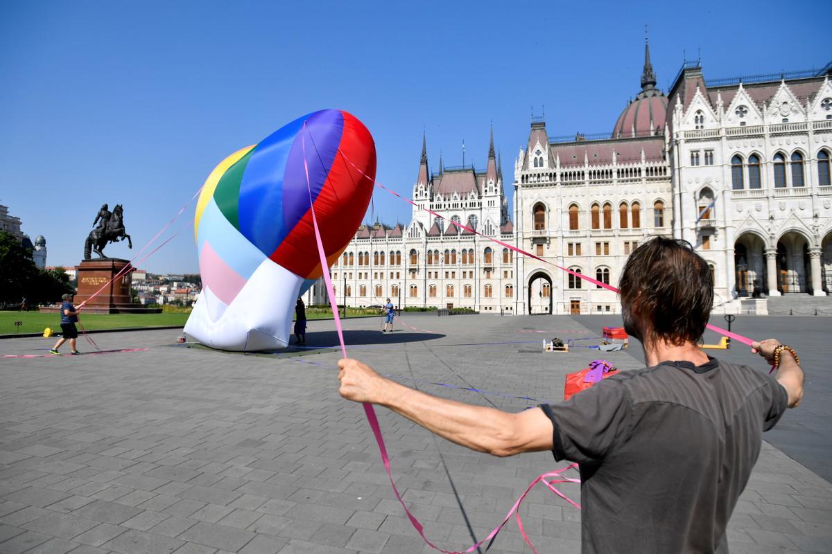Protesta contra la ley antio LGTBI en Budapest (Hungría).
