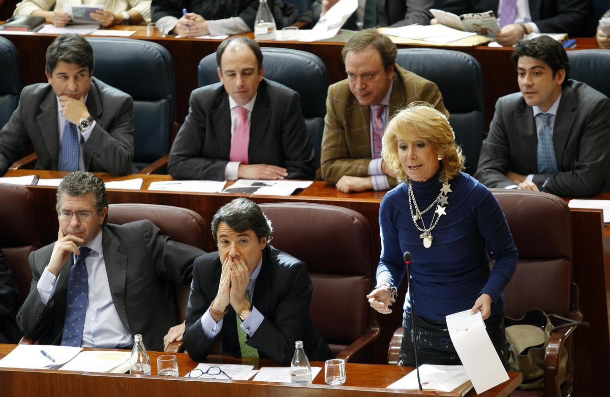 En primera fila Francisco Granados, Ignacio González y Esperanza Aguirre en la Asamblea de Madrid
