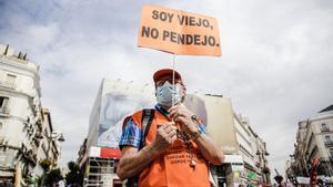 Pensionistas manifestándose en la Puerta del Sol de Madrid. 