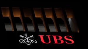 Logo de UBS en Fráncfort. 