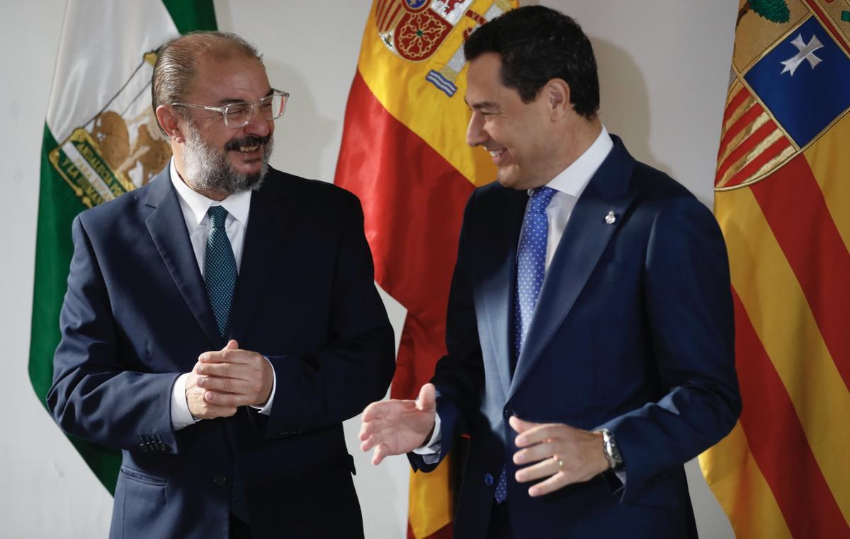 Javier Lambán, presidente del Gobierno de Aragón, y Juanma Moreno, presidente de Andalucía. EPC