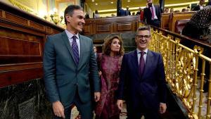Pedro Sánchez, María Jesús Montero y Félix Bolaños, en el Congreso, este jueves./ David Castro
