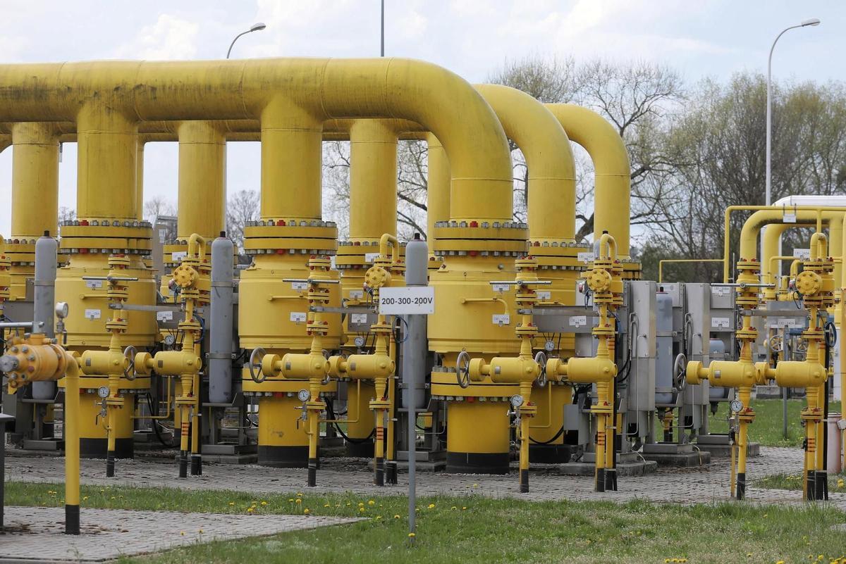 La Unión Europea elabora un plan para reducir su dependencia de gas ruso. La Unión Europea elabora un plan para reducir su dependencia de gas ruso.