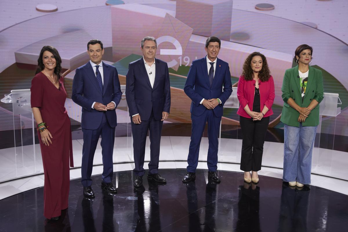 Detalle del plató con los seis candidatos previo al debate en RTVA entre los candidatos a la Presidencia de la Junta de Andalucía a 13 de junio del 2022.