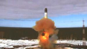 20 de abril de 2022.- El misil intercontinental ruso Sarmat, en una prueba en el cosmódromo de Plesetsk en la región Arkhangelsk de Rusia. La foto ha sido entregada por el ministerio de Defensa ruso. 