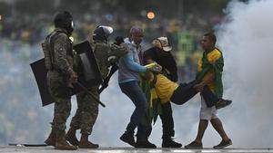 Del Capitolio a las instituciones de Brasil: claves de dos asaltos a la democracia