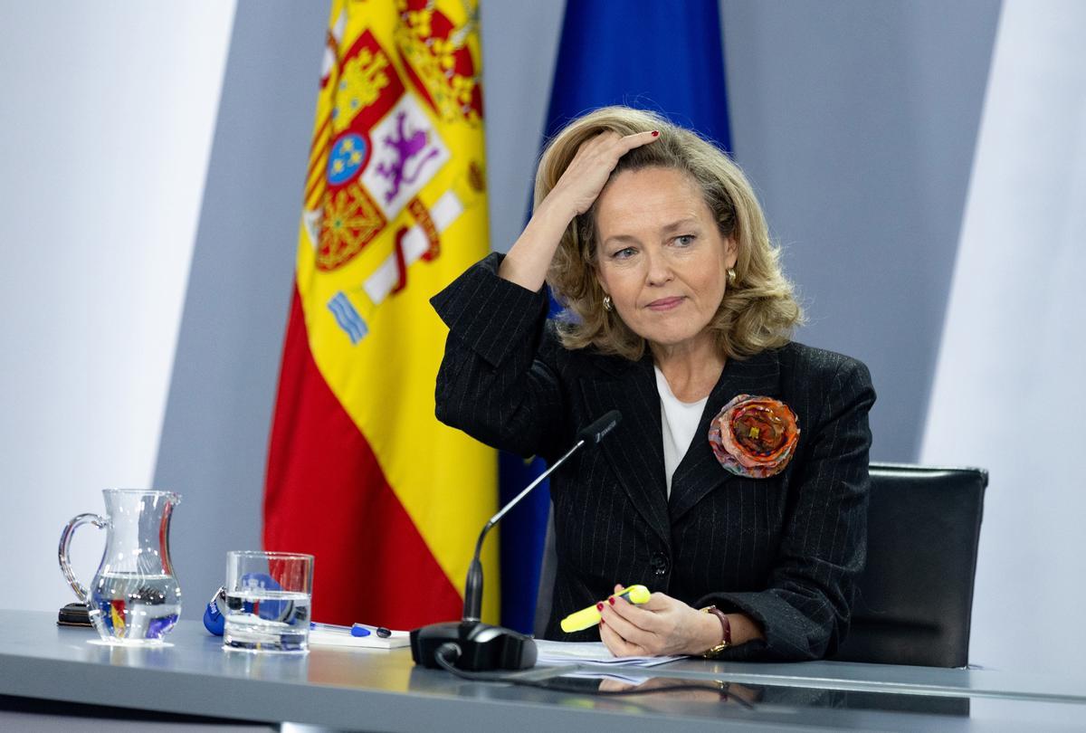 Calviño pide a los bancos que asuman las ayudas hipotecarias: "Es el momento de arrimar el hombro" Calviño pide a los bancos que asuman las ayudas hipotecarias: "Es el momento de arrimar el hombro"