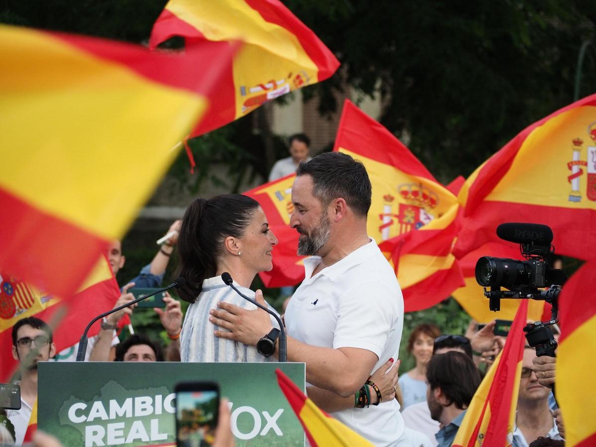 Macarena Olona y Santiago Abascal durante un acto celebrado en Marbella.