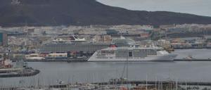 Las navieras de cruceros en Canarias comienzan a exigir la dosis de refuerzo antes de embarcar