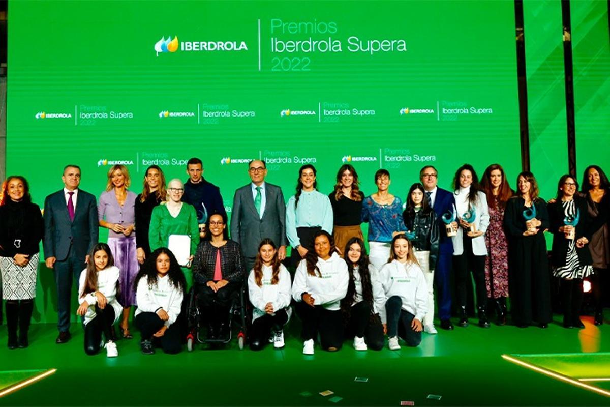 Las premiadas y el jurado en los Los Premios Iberdrola Supera de 2022. Las premiadas y el jurado en los Los Premios Iberdrola Supera de 2022.