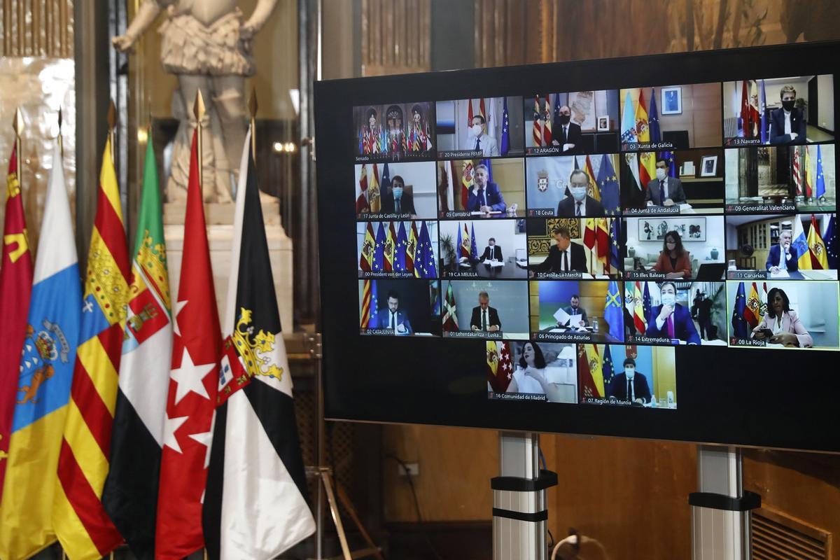 Dirigentes autonómicos en una de las conferencias de presidentes realizadas por el Gobierno. Dirigentes autonómicos en una de las conferencias de presidentes realizadas por el Gobierno.