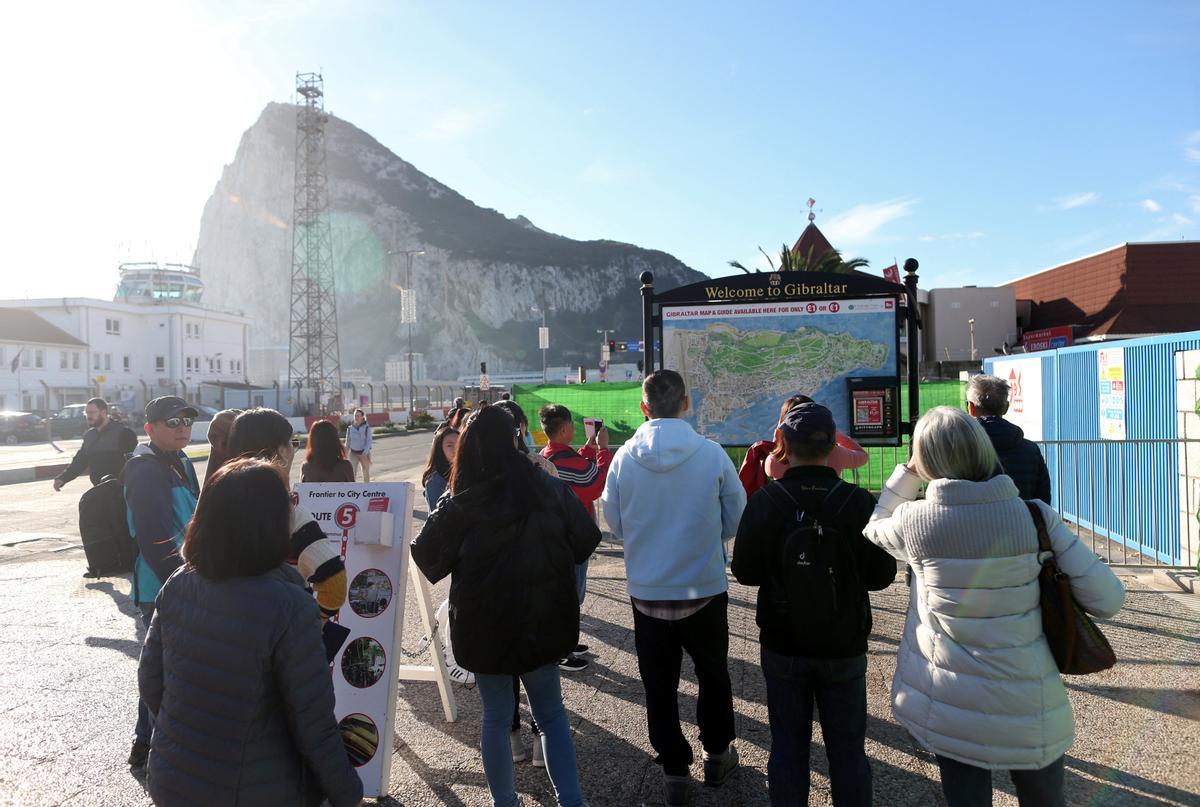 España aprieta a Reino Unido con su "última" propuesta para Gibraltar:  “No podemos estar eternamente así”