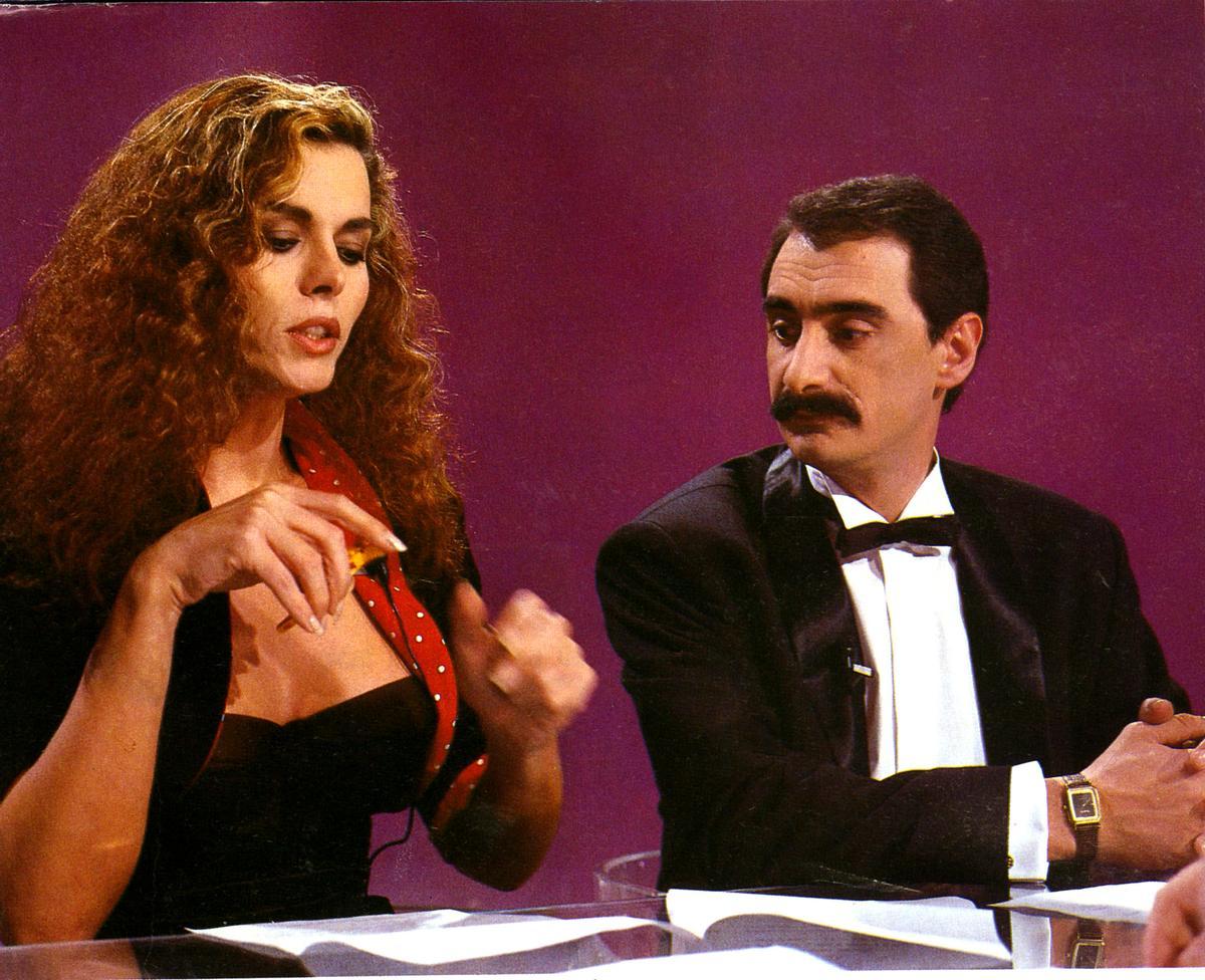 Bibiana Fernández (Bibi Andersen), junto a Carlos Herrera en un programa de televisión.
