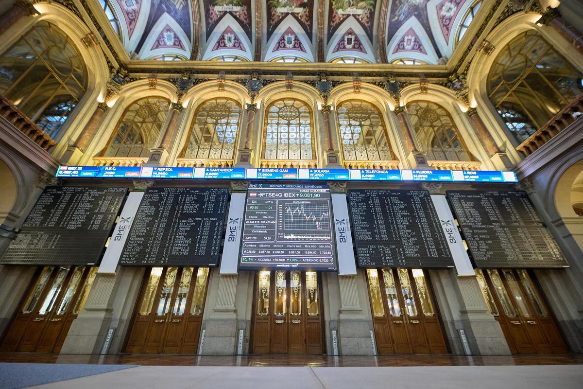 El Ibex 35 enfila hacia los 9.100 puntos tras escalar un 1,41% El Ibex 35 enfila hacia los 9.100 puntos tras escalar un 1,41%