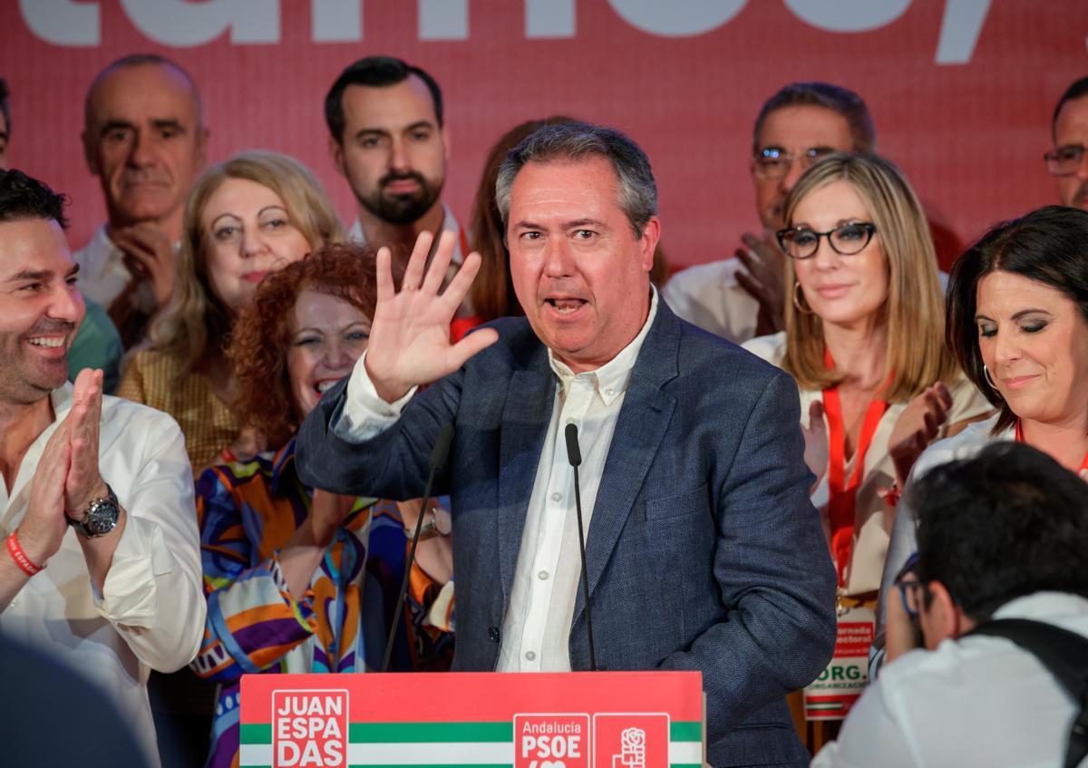 Juan Espadas asume la derrota socialista y anuncia una oposición útil y de Estado