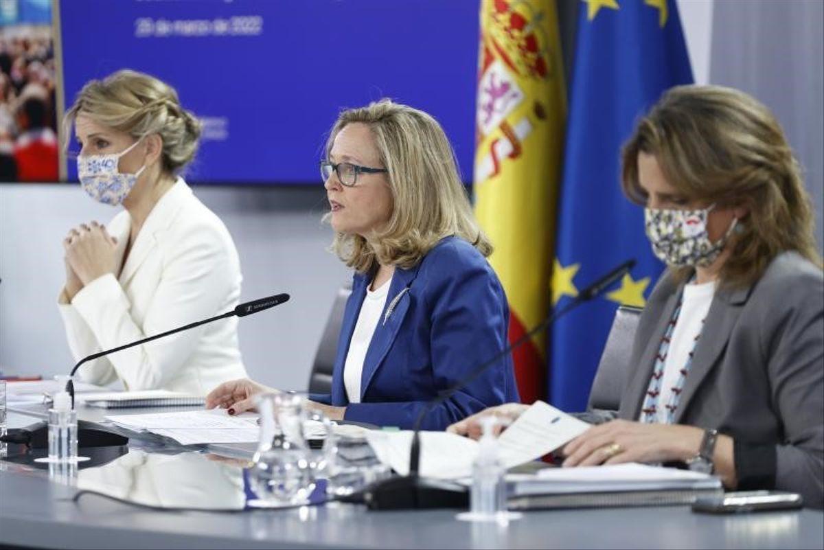 ¿Cuáles son los cuatro ministros que aprueban los españoles?