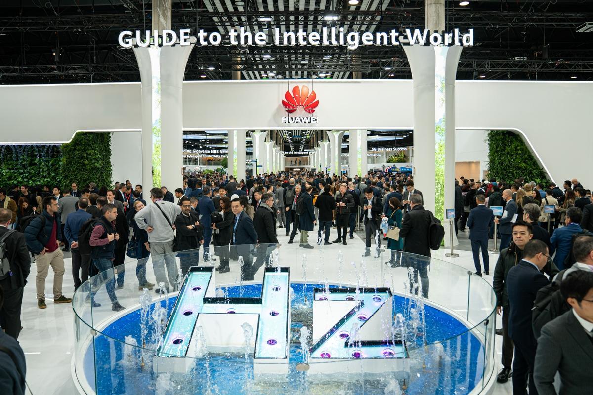 Stand del grupo tecnológico chino Huawei en el Mobile World Congress (MWC) 2023. 
