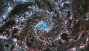El Telescopio James Webb nos muestra como nunca a la “galaxia fantasma” y su espiral perfecta
