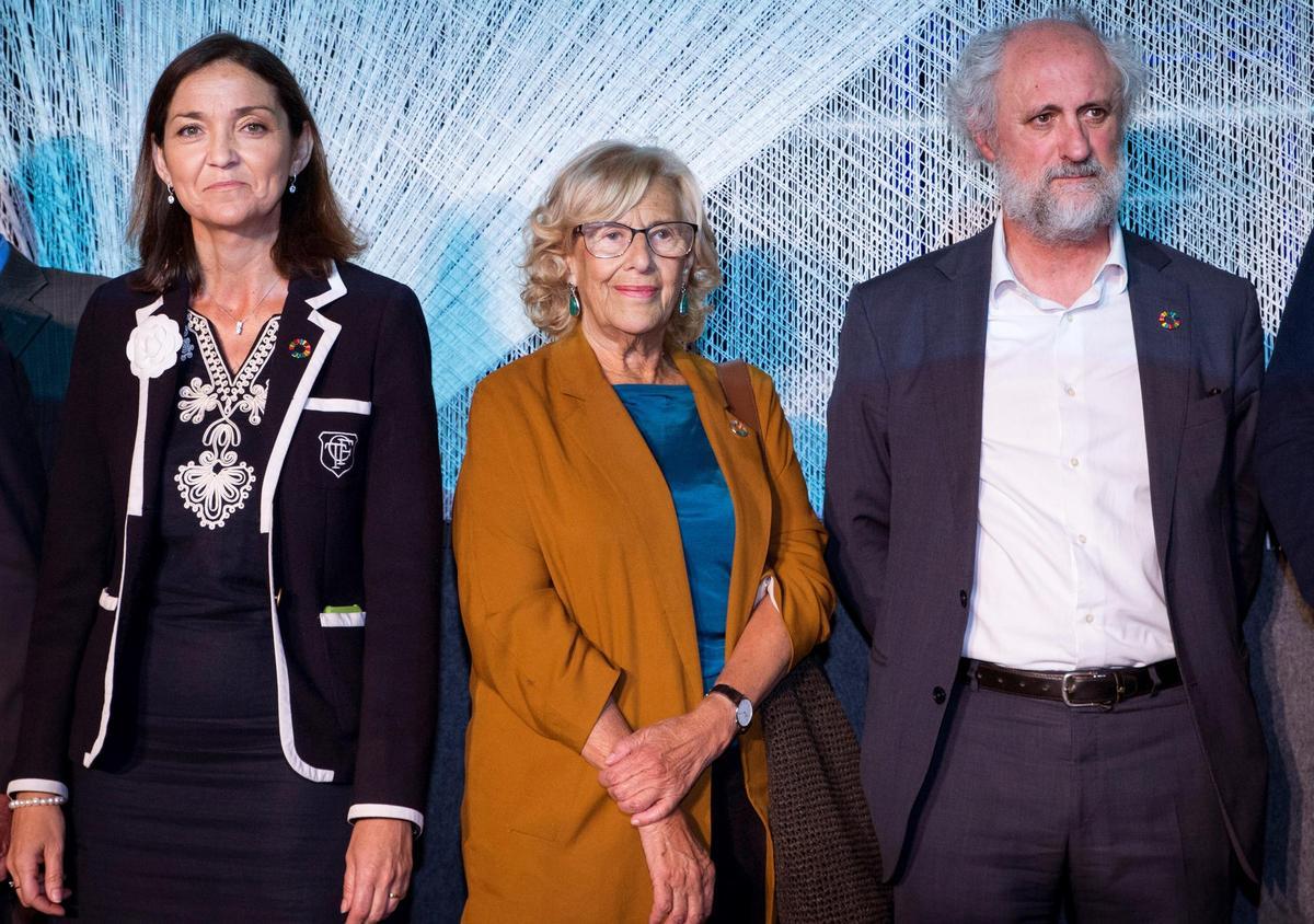 Luis Cueto junto a Manuela Carmena y Reyes Maroto en un acto de 2019. Luis Cueto junto a Manuela Carmena y Reyes Maroto en un acto de 2019.