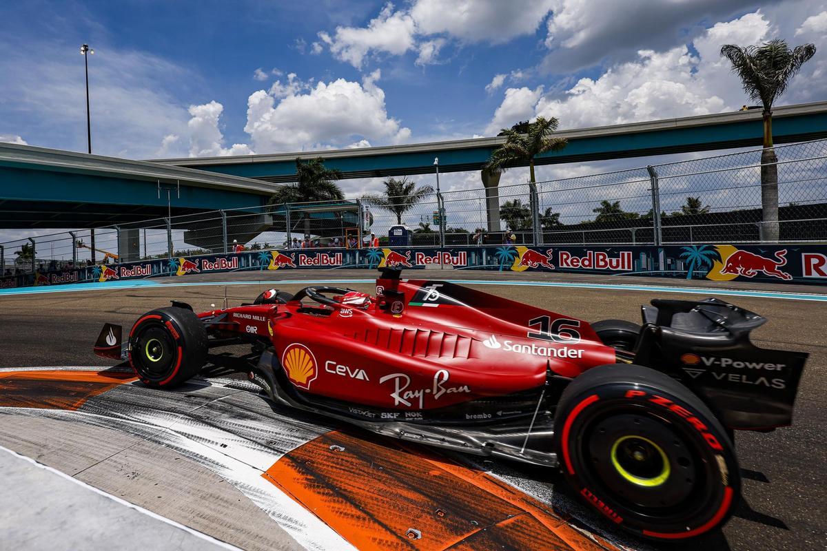 Leclerc logra la pole en Miami tras un ajustado pulso con Sainz Leclerc logra la pole en Miami tras un ajustado pulso con Sainz
